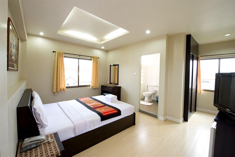 Super Oyo 1096 Winner Inn Hotel Чіангмай Екстер'єр фото