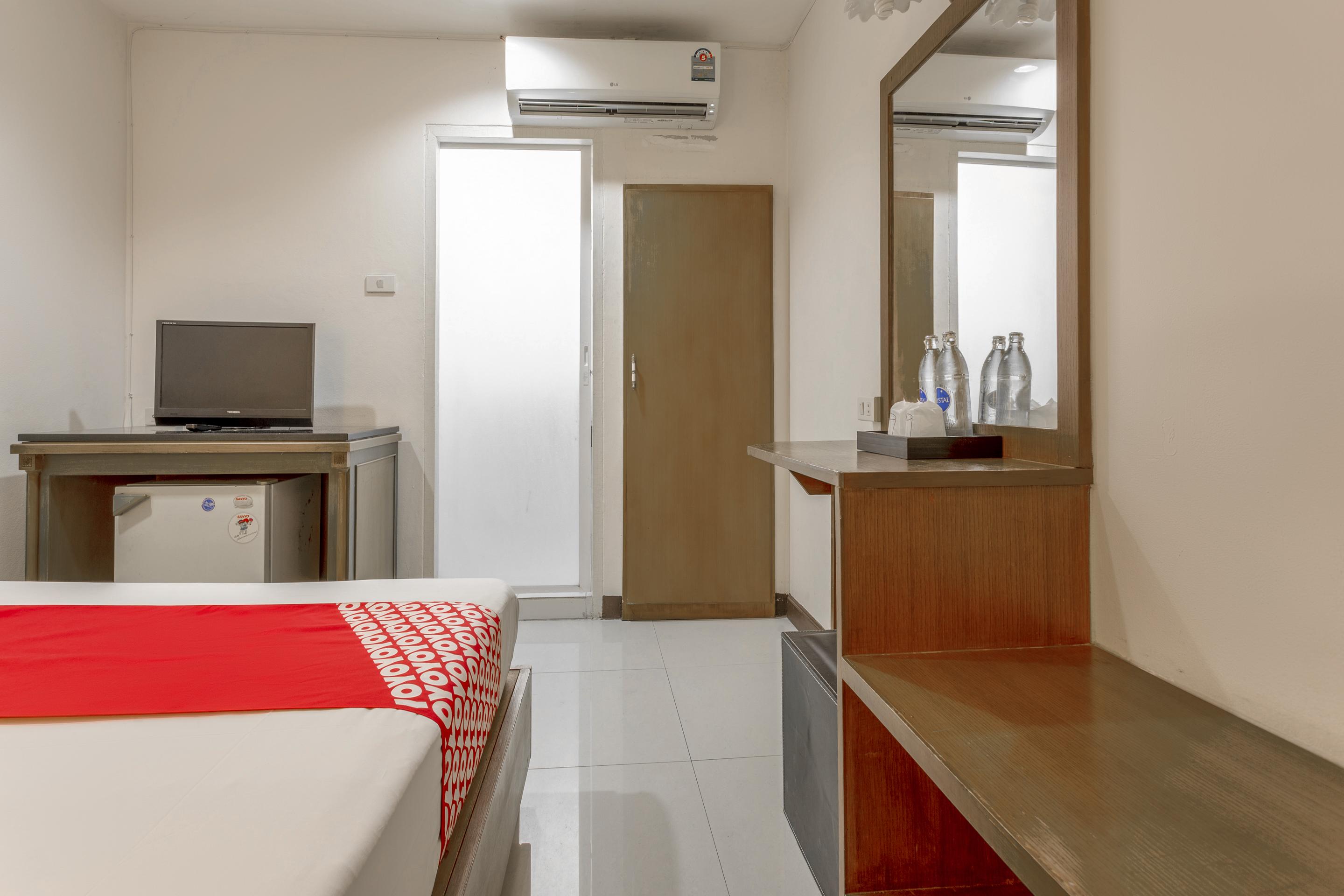 Super Oyo 1096 Winner Inn Hotel Чіангмай Екстер'єр фото