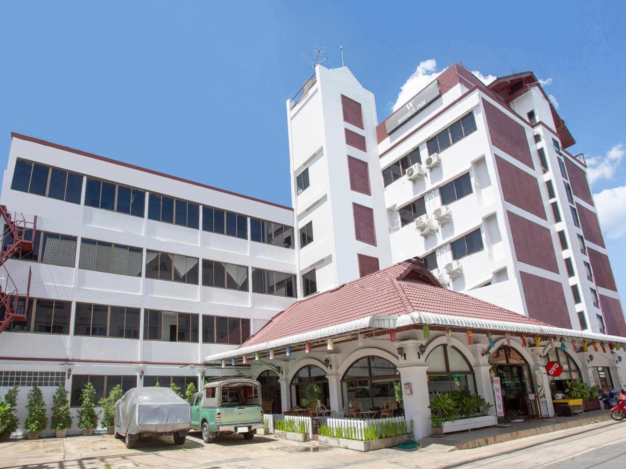 Super Oyo 1096 Winner Inn Hotel Чіангмай Екстер'єр фото